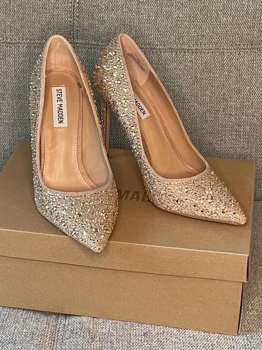 NIB - Steve Madden Vitals Crystal Stiletto Pumps - Blush 8.5M